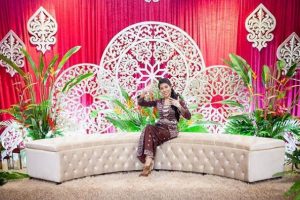 ‘Macam Dalam Cerita Puteri Gunung Ledang’ – Netizen Teruja Tengok Majlis Bersiram Betty Rahmad