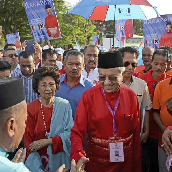 [VIDEO] &#8216;Berdisiplin Ketika Makan&#8217; Tun M Dedah Beberapa Tip Daripada Ibunya, Mungkin Korang Sendiri Gagal Lakukan!