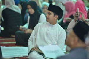 [GAMBAR] &#8216;Ingatkan YB Nikah Tadi&#8217;- Ini Respon Netizen Bila Nampak Syed Saddiq Pakai Baju Melayu