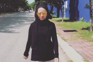 [VIDEO]&#8221;Biadap Ye&#8230;Hujung-Hujung Dia Tinggalkan Kita!,&#8221; &#8211; Jawab Sarah Bila &#8216;Kiki Challenge&#8217; Sudah Tular