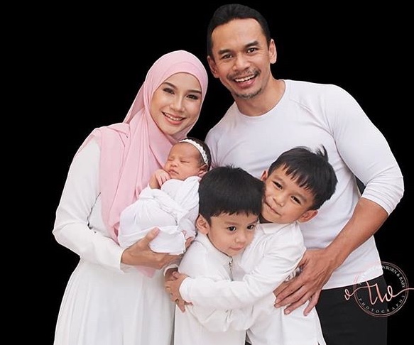 [GAMBAR] Photoshoot Puteri Memey Suhaiza dan Norman Hakim, Comelnya!