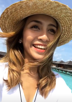 [GAMBAR] Belum Ada Rezeki Timang Anak, Cik Manggis Dan Suami Bercuti Di Maldives, Seronoknya!