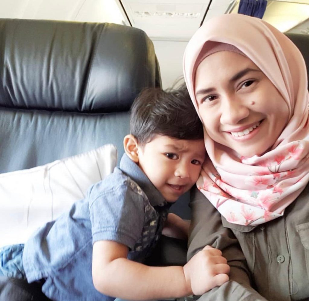 [GAMBAR] Amboi...Ini Antara Artis Wanita Yang Ada Tahi Lalat Di Wajah