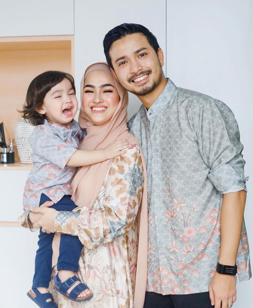 Dedah Ada 7 Jurugambar Di Majlis Kahwin, Tapi Elfira Loy Hampa Tiada ...