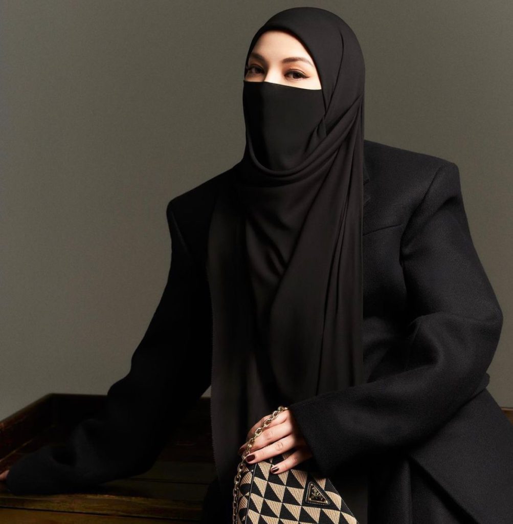 Menitis Air Mata Neelofa Dapat Tengok Helaian Rambut Milik Rasulullah ...