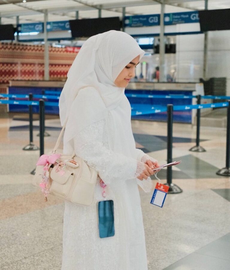“Sedih Tak Percaya Allah Jemput,” - Elfira Loy Tiba Di Arab Saudi ...