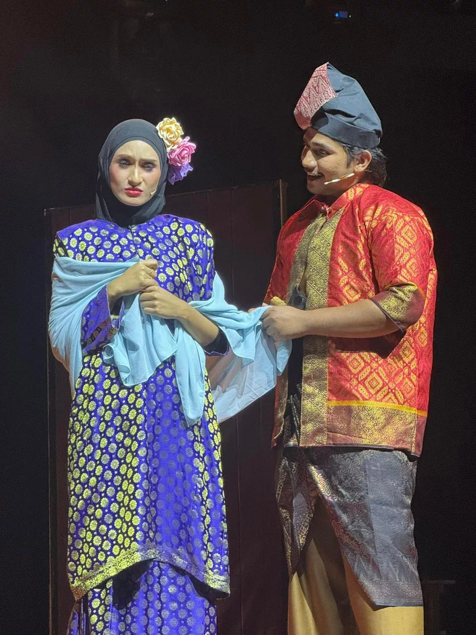Srikandi Melayu Mengisi Panggung Bangsawan, Pengarah Optimis – “Penonton Akan Tahu Di Mana Kubur Tun Fatimah Pada Hujung Persembahan.”