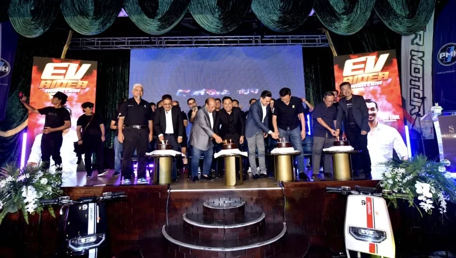 “Artis Naik EV!” – Saksikan Gaya Hidup Hijau Diserikan Bintang Popular