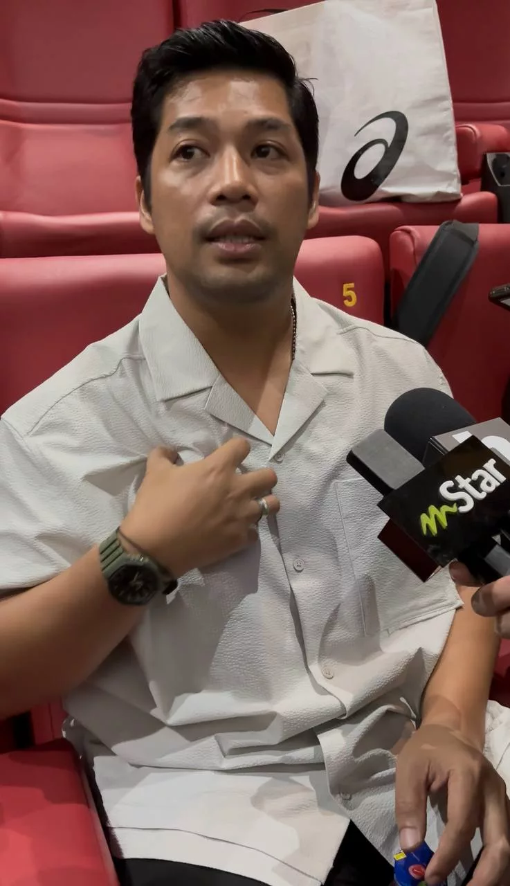 “Mungkin Ini Hanya Side Job, Gaji Influencer Lebih Besar,” – Kamal Adli Tegur ‘Budak Baru’ Sibuk Main Telefon Di Set!