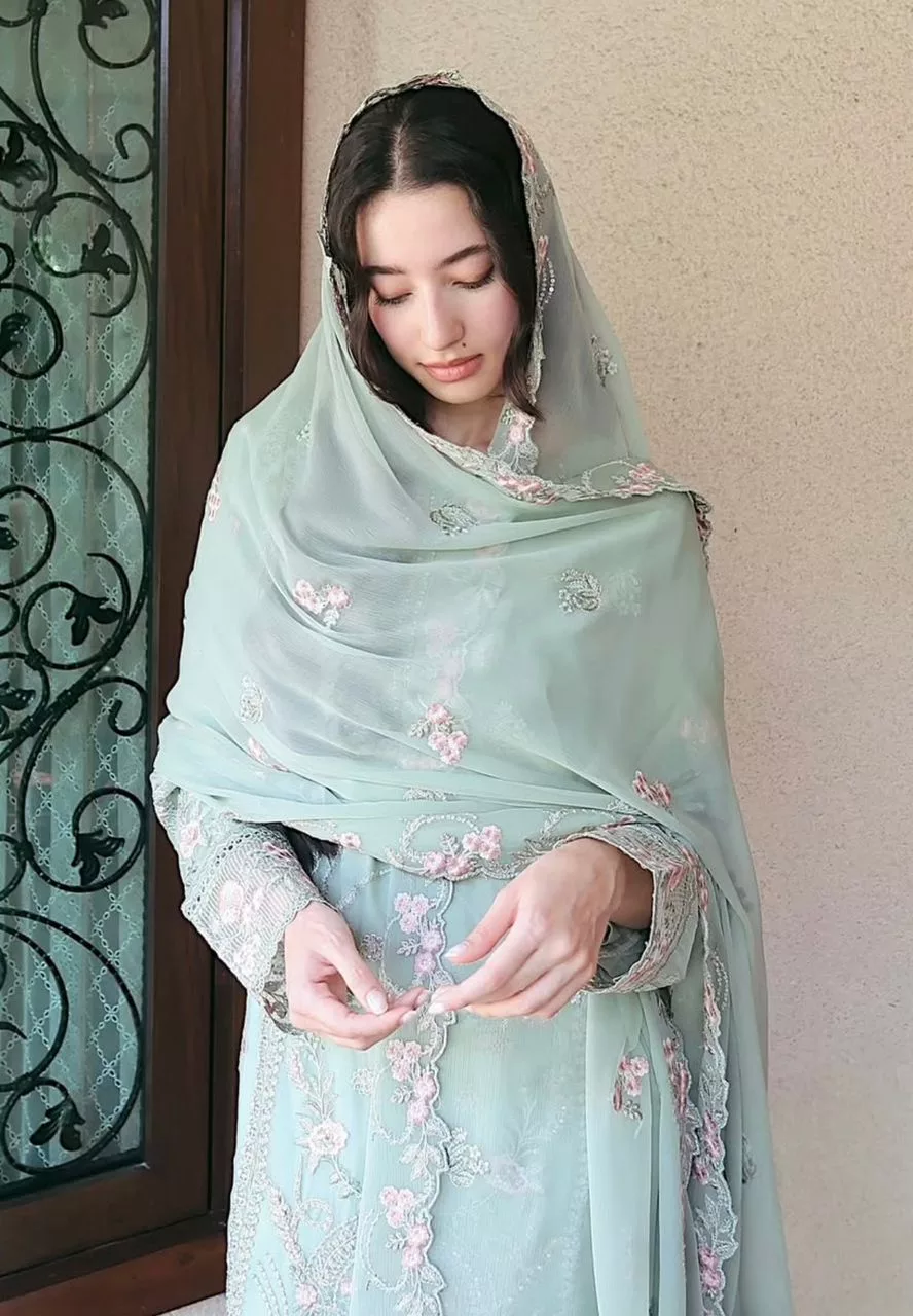 “Masya-Allah Comel Sangat” – Neelofa Puji Imej Ameera Khan di Majlis Keluarga