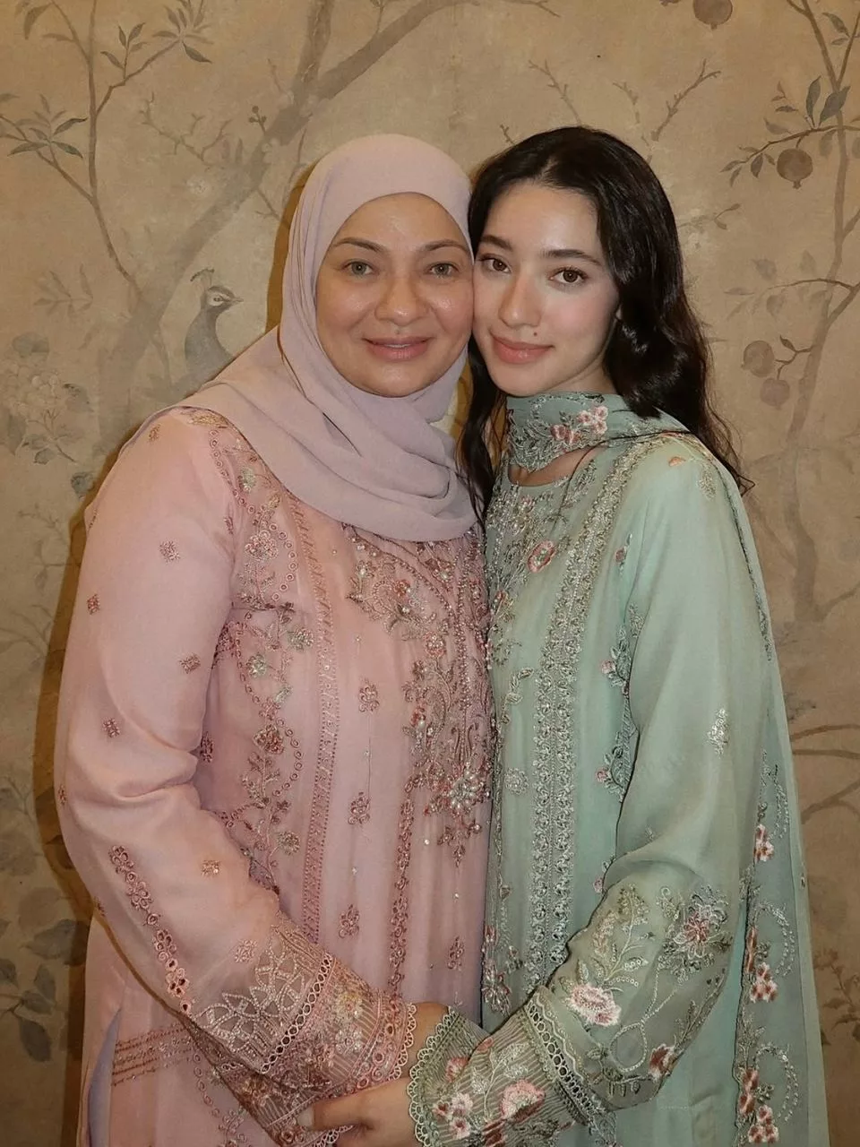 “Masya-Allah Comel Sangat” – Neelofa Puji Imej Ameera Khan di Majlis Keluarga
