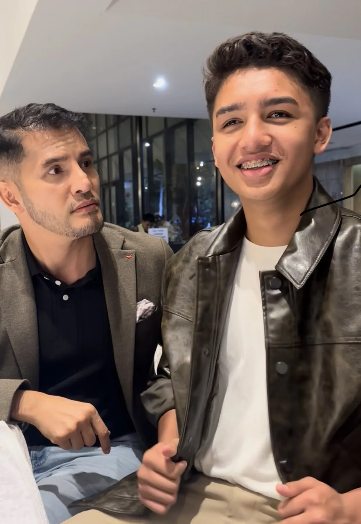 Ammar Ahyan ‘Tag-Team’ Dengan Aliff Syukri Buat ‘Live’ Jual Barang Hingga Viral – “Saya Tak Selesa Tapi…”