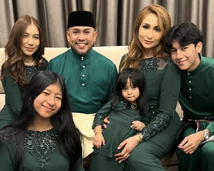 Kak KM Pesan Pada Nabila Jangan Lupa Solat! Tak Paksa Anak Sambung Legasi Bisnes – “Setiap Ibu Bapa Ada Perancangan…”