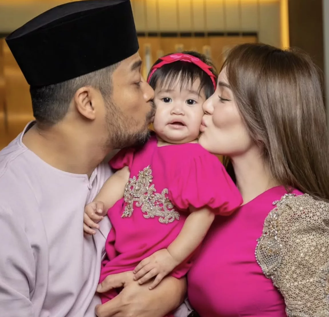 Doa Kamal Untuk Uqasha, Ucapan Penuh Cinta Buat Isteri Tersayang – “Terus Jadi Ibu Hebat Untuk Hawra.”