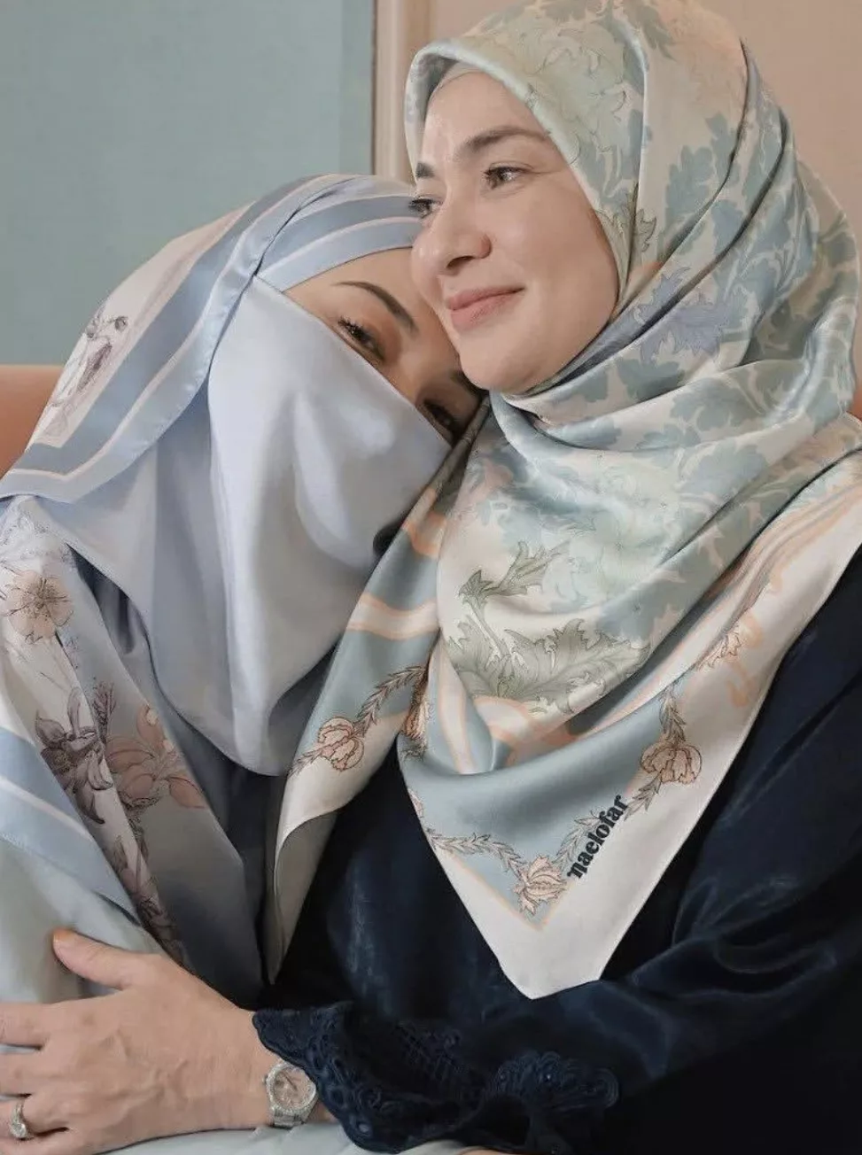 “Bila Masuk MRSM, Saya Mula Belajar Berdikari, Tapi Jauh Di Sudut Hati…,” – Neelofa Hargai Pengorbanan Ibu Yang Kini Genap 59 Tahun