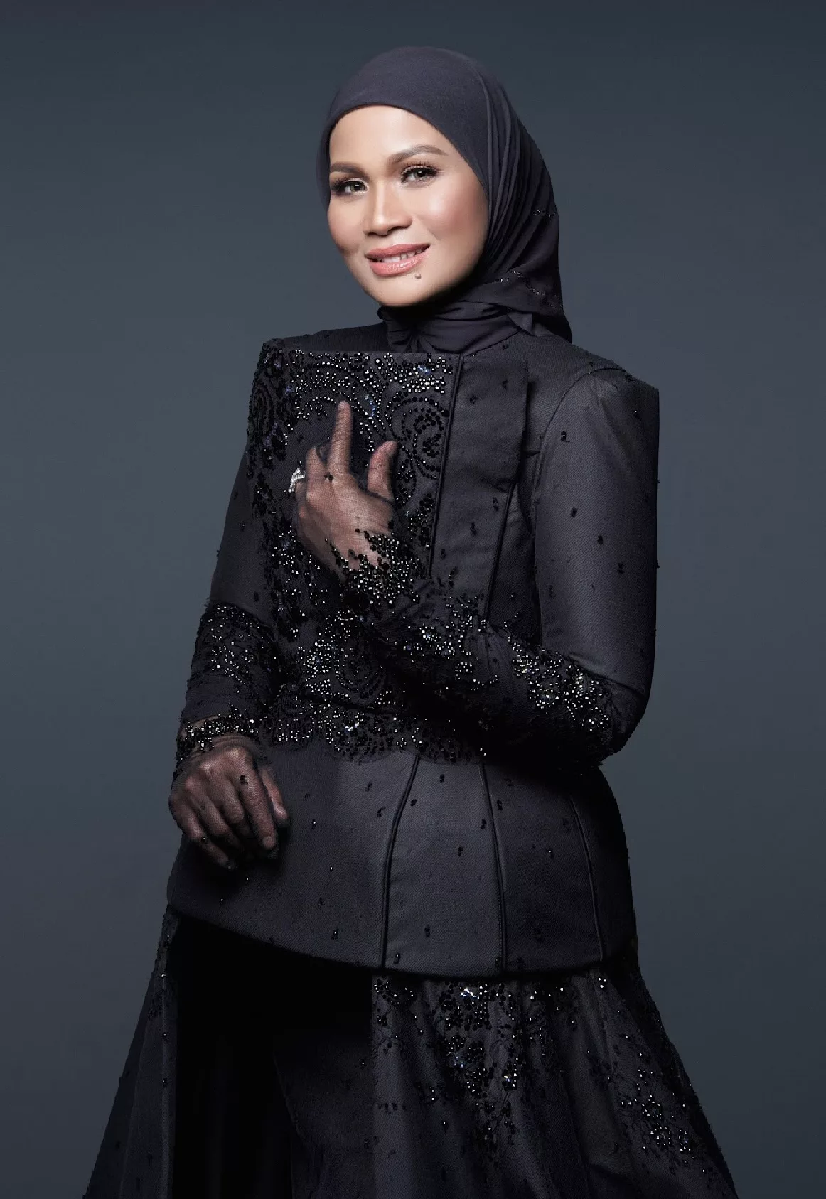 Busana Mewah RM151,000, Gaya ‘Jazz Glam’ Jutawan Tudung Haliza Maysuri ‘Pancing’ Mata Semua!