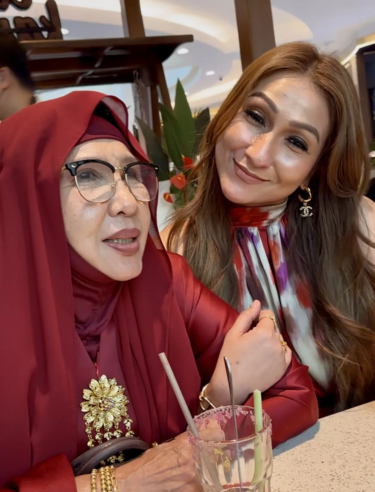 “Ini Syurgaku, Mana Boleh Gaduh” – Kak KM Teman Normah Damanhuri, Jinjit Beg Dekat RM40,000!