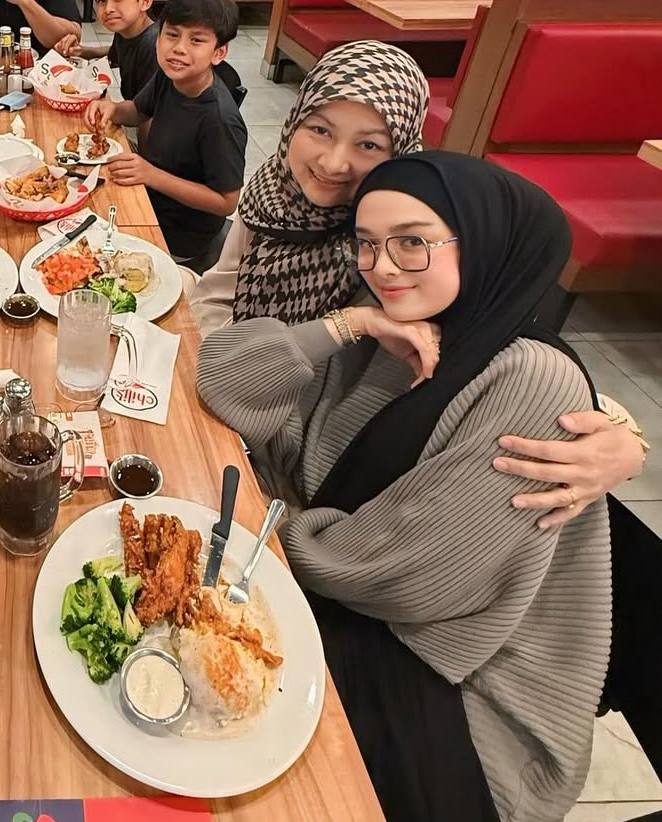 “Walau Hati Pernah Dilukai, Demi Anak…,”- Abby Hadiahkan Gelang Emas Sempena Birthday Marissa, Ramai Sebak!