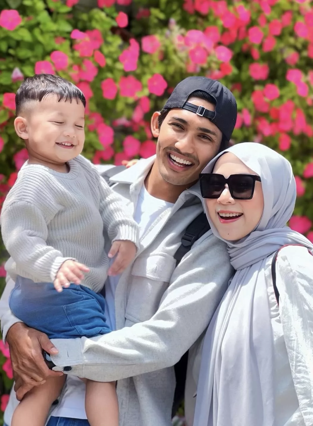 Zaki Azeman Tolak Offer Kerja Demi Isteri Kini Hamil Lagi – “Dia Cakap Mengidam Nak ‘Bau’ Cameron.”