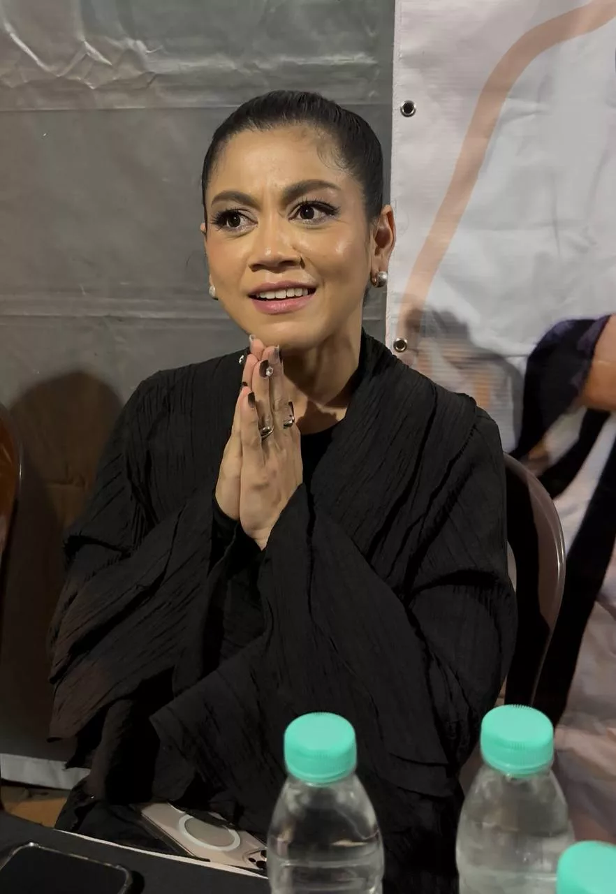 “Sedang Menjaga Banyak Hati…,” – Kaka Azraf Belum Sedia Kongsi Status Perkahwinan, Tunggu Album Baharu