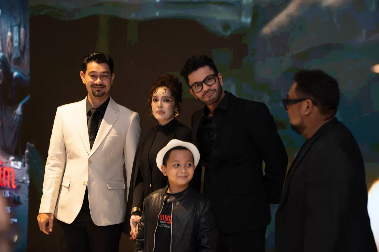 “Ku Sudah Mencoba Tuk Berikan Bunga,” – Diana Danielle Dakwa Kehilangan Teman Rapat Ketika Berkahwin, Farid Kamil Jawab Dengan Lagu