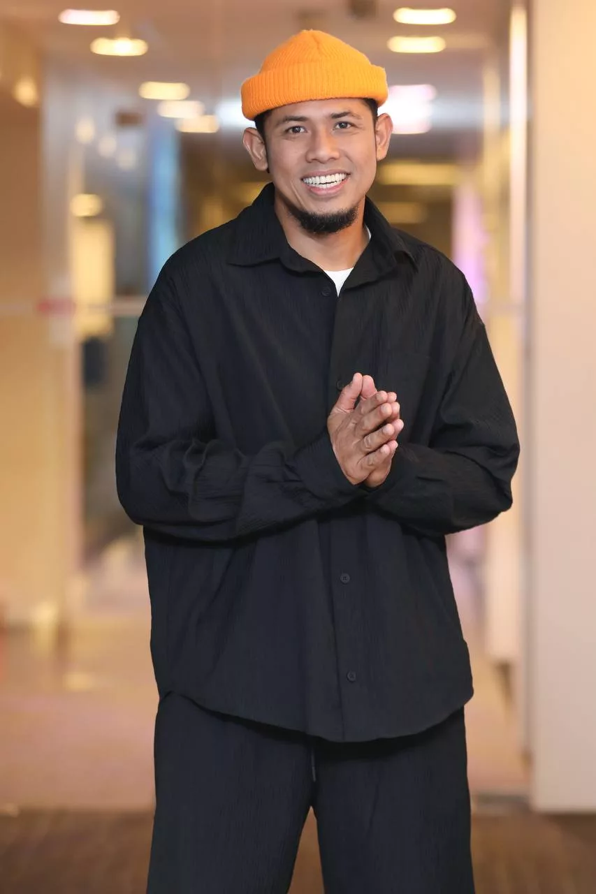 “Mika Baru 13 Tahun, Belum Masanya Nak Bercinta,”- Nabil Ahmad