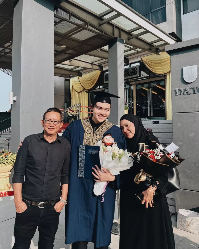 Naib Juara Big Stage 4, Danial Chuer Dinobat Sebagai Graduan Terbaik UiTM – “Terkilan Ayah Tiada Lagi Untuk Menyaksikan Semua Ini…”
