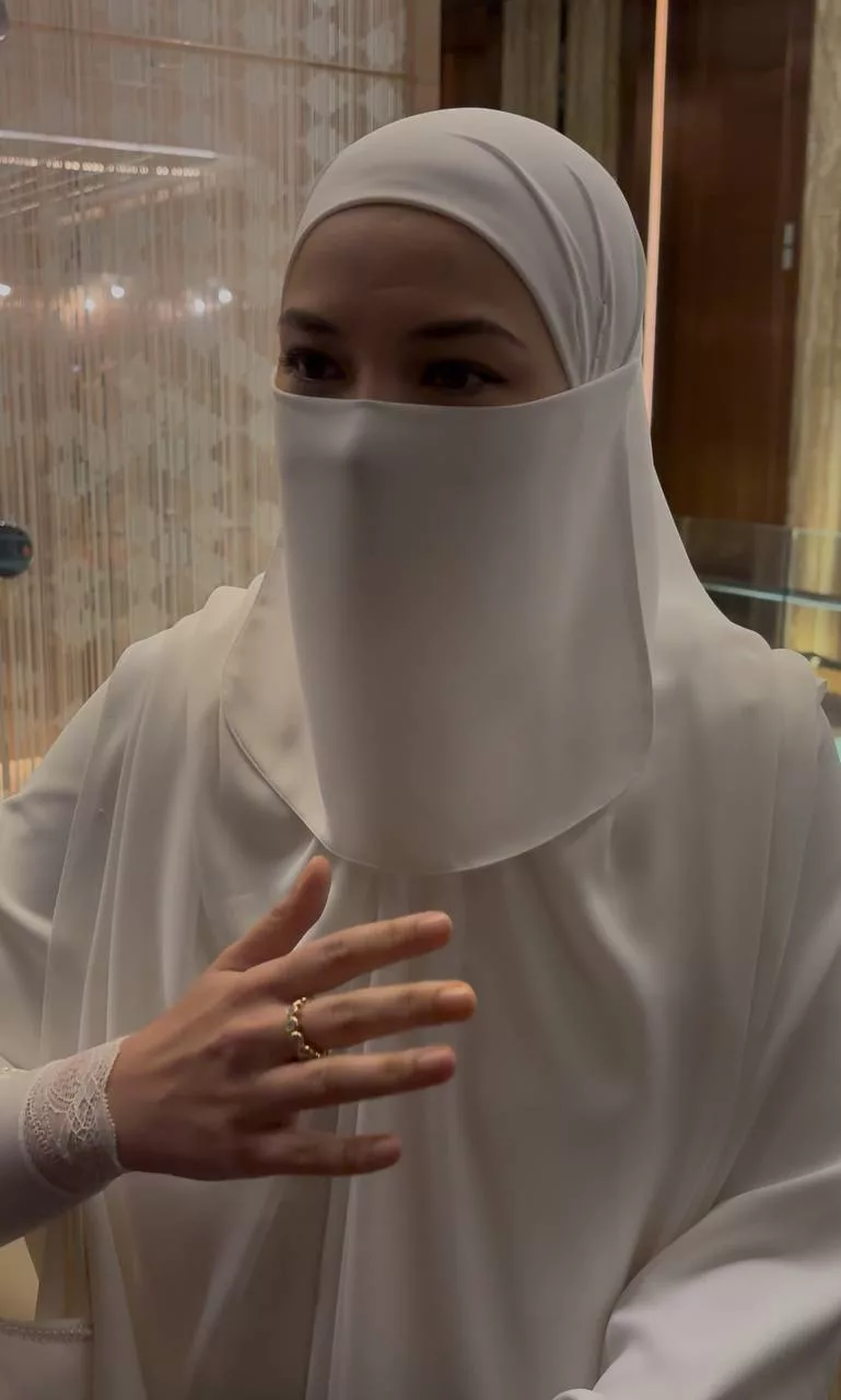 Neelofa Minta Tak Dibandingkan Kehidupan Masa Mudanya Dengan Ameera, Respon Jalinan Cinta Adik & Jefri Nichol 6 Neelofa Minta Tak Dibandingkan Kehidupan Masa Mudanya Dengan Ameera, Respon Jalinan Cinta Adik & Jefri Nichol