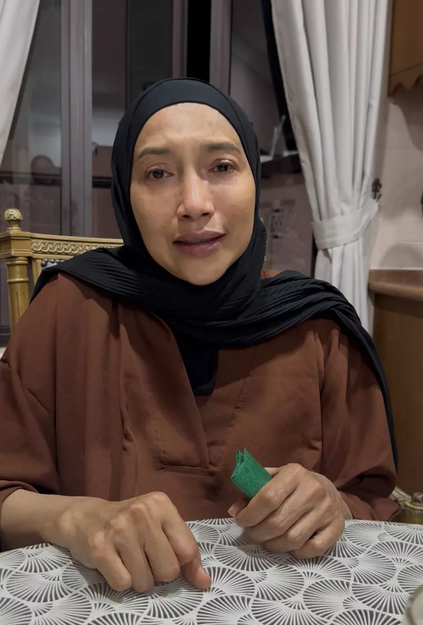 “Kini Saya Ada Ibu Sahaja…,” – Ziana Zain Anggap Arwah Abah Sebagai Pelindung, Mahu Adik Beradik Terus Kekal Bersatu