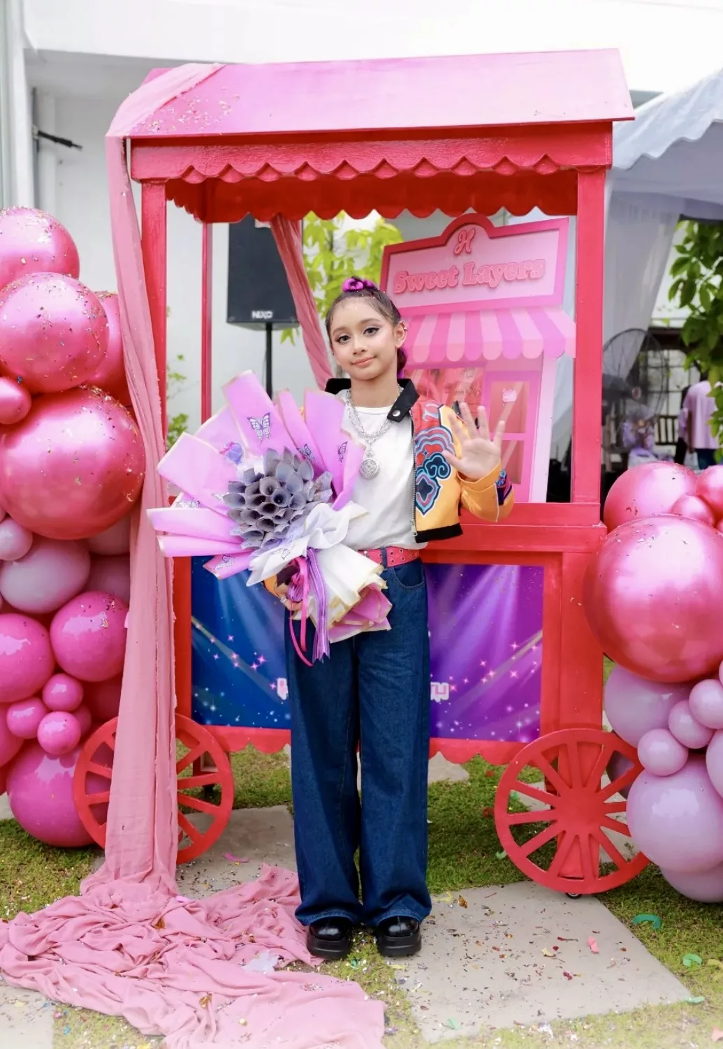 “Sekarang Ni Pun Kami Dah Bangga Dengan Dia,” – Wawa & Aeril Bersebab Beri Hadiah ‘Cash’ RM3,000 Dan Sebuah Kedai Buat Hayla