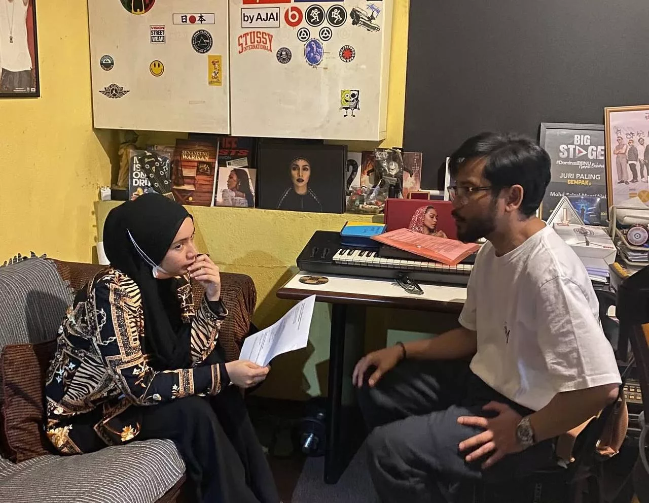 “Saya Minat Suaranya… Bagus Akhlak Dan Sopan,” – Ajai Puji Kualiti Amira Othman