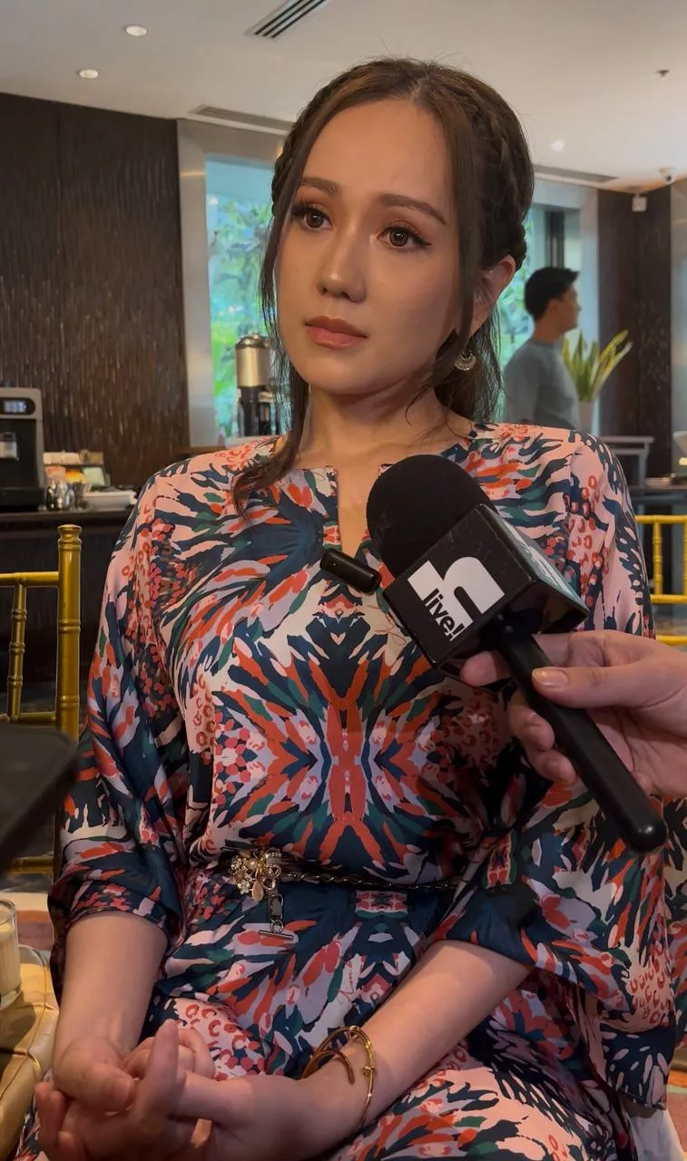 Sophia Albarakbah Terharu Lihat Sokongan Peminat & Rakan Artis, Mahu Terus Bersuara Lawan Buli! 7 Sophia Albarakbah Terharu Lihat Sokongan Peminat & Rakan Artis, Mahu Terus Bersuara Lawan Buli!