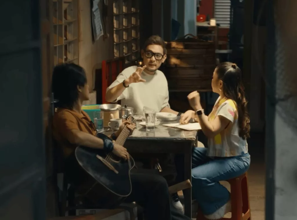 Dari Kopitiam Ke Parkir Rumah Ibadat Hingga Tangan Berseni, Inilah Wajah Malaysia Astro Merdeka 2025