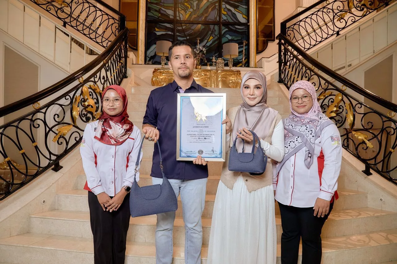 Aliff Syukri Capai Jualan Beg Terpantas Dalam Sejarah, Kaut RM1 Juta Dalam 2 Minit 32 Saat!