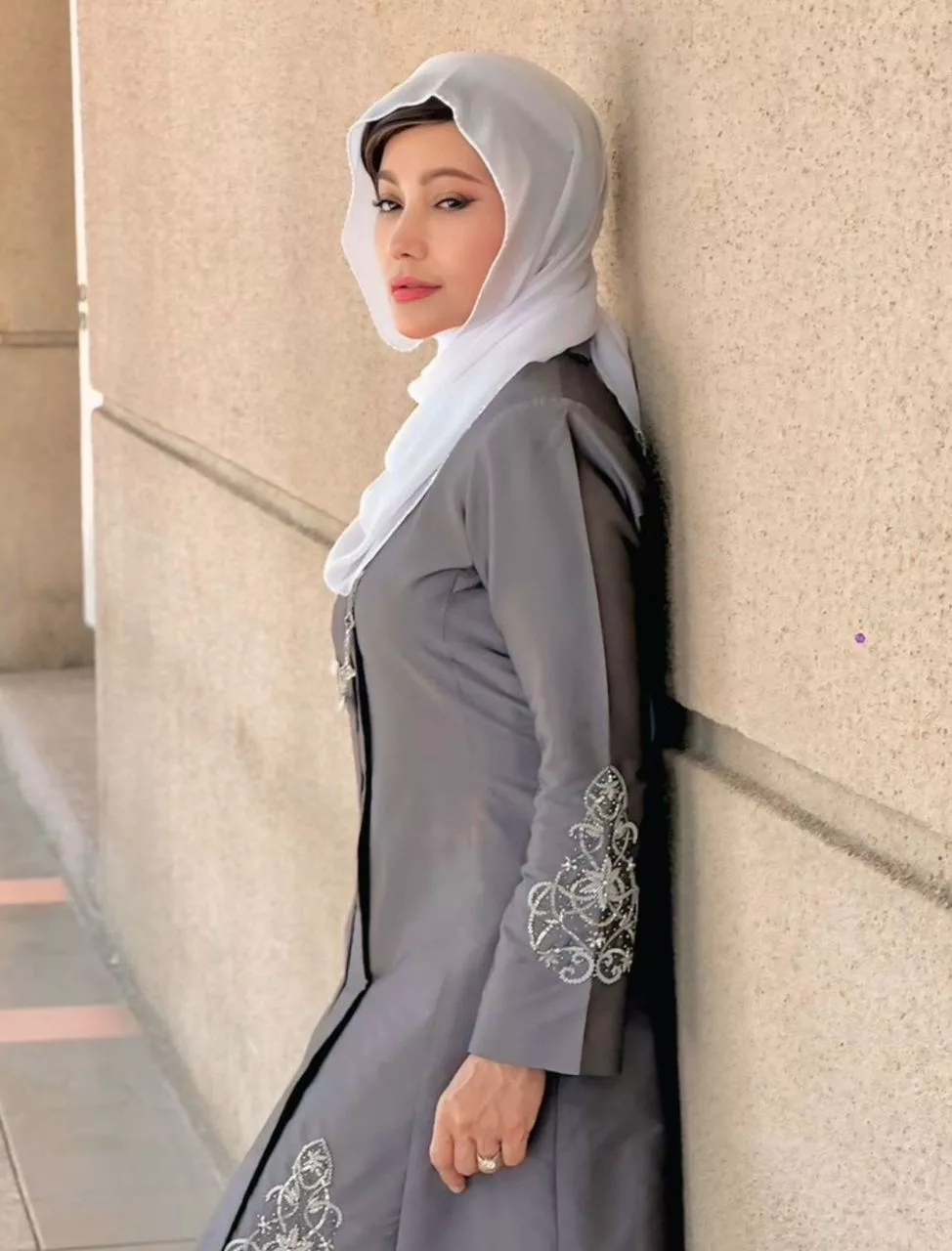 “Kepada Kawan-Kawan Mama Minta Maaf, Doktor Tak Kasi Orang Luar Melawat Buat Masa Sekarang Sebab…,” – Anak A Aida
