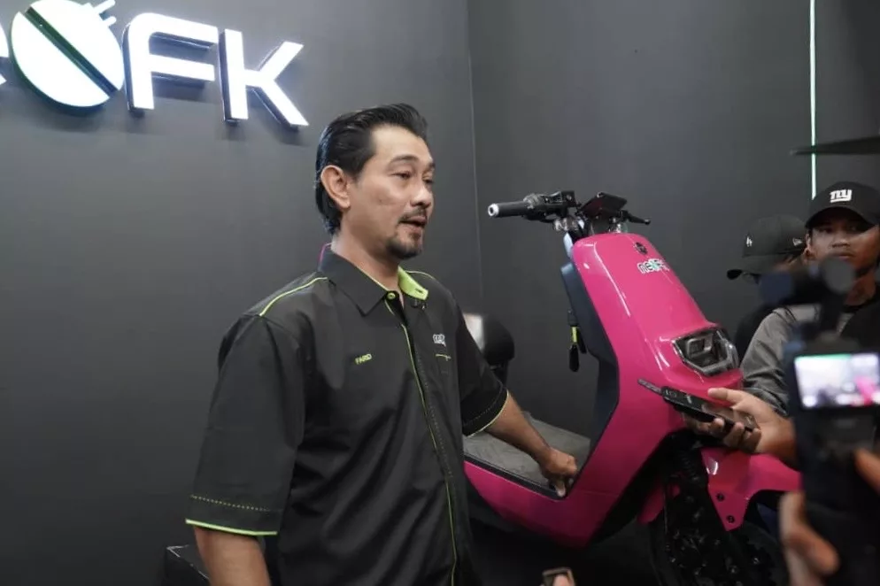 Farid Kamil Jadi Artis Pertama Buka Kedai Motosikal Elektrik