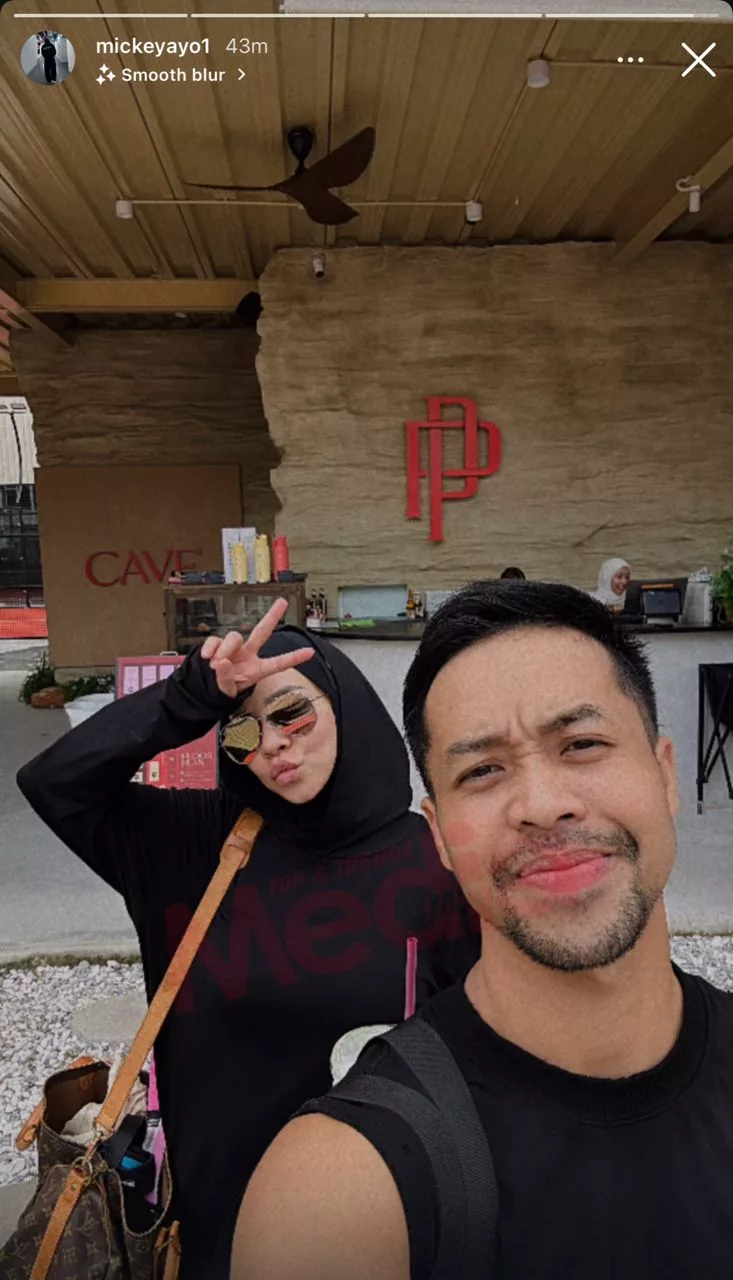 Mickey Ayo Akhirnya Kongsi Foto ‘Selfie’ Dengan Nora Danish, Letak Latar Lagu ‘Surat Hati’ 3 Mickey Ayo Akhirnya Kongsi Foto ‘Selfie’ Dengan Nora Danish, Letak Latar Lagu ‘Surat Hati’