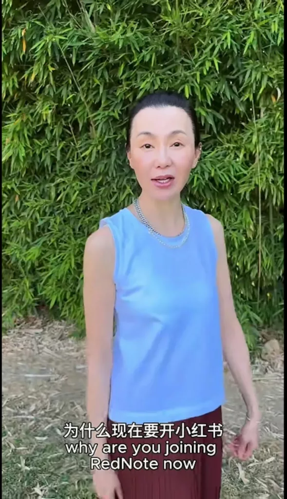 Jauh Dari Dunia Glamor, Maggie Cheung Kini Bahagia Kutip Telur Ayam 5 Jauh Dari Dunia Glamor, Maggie Cheung Kini Bahagia Kutip Telur Ayam