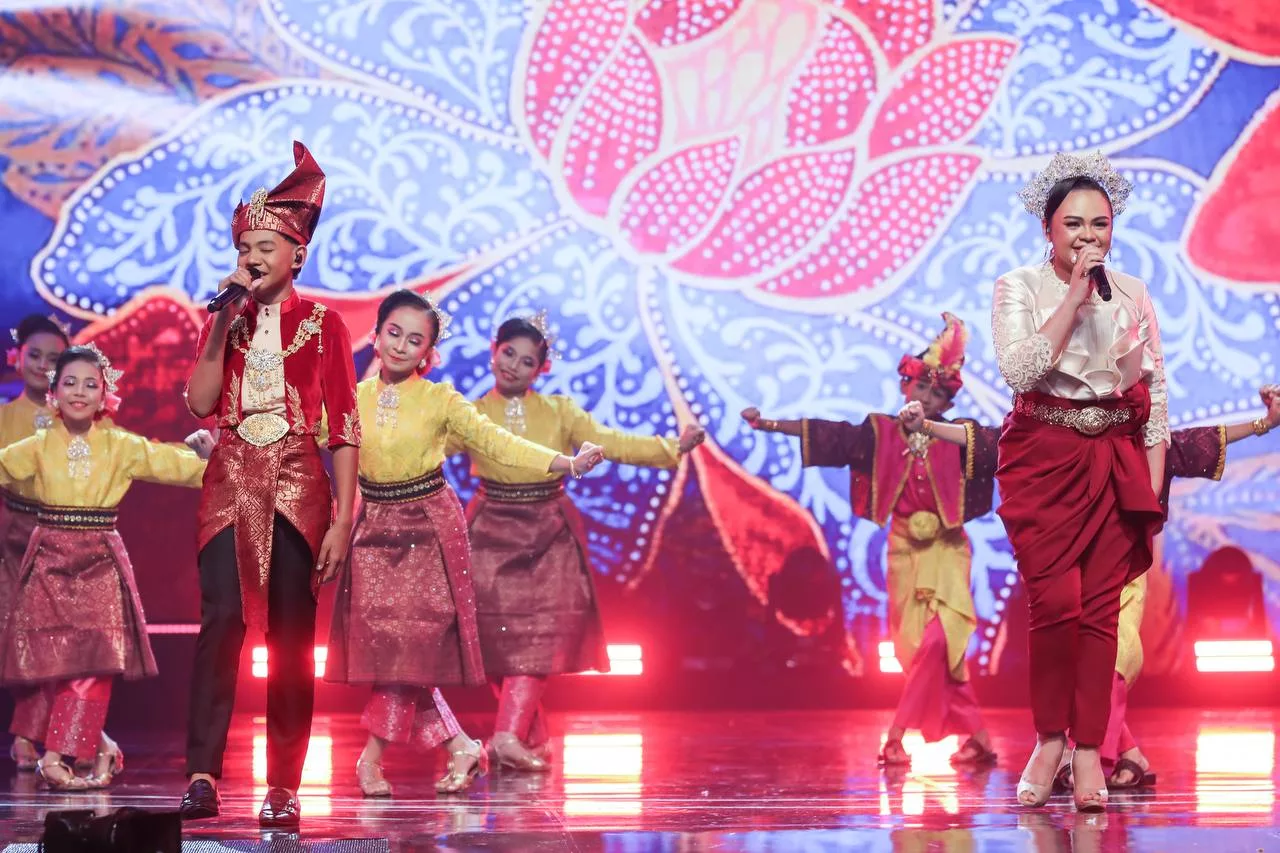 “Jantung Saya Ibarat Sudah Jatuh…,” - Amad Tetap Teruskan Persembahan ‘Live’ Selepas Jatuh Pengsan, Ini Penjelasan Siti Sairah 11 “Jantung Saya Ibarat Sudah Jatuh…,” – Amad Tetap Teruskan Persembahan ‘Live’ Selepas Jatuh Pengsan, Ini Penjelasan Siti Sairah