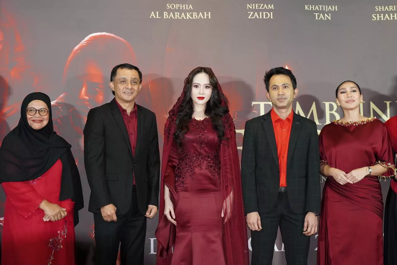 “Bila Nak Maju, Ada Yang Tarik Kita Ke Bawah,” - Dr. Ahmad Idham Jelaskan Adegan Di Tub Mandi Bukan Pelaris! 7 “Bila Nak Maju, Ada Yang Tarik Kita Ke Bawah,” – Dr. Ahmad Idham Jelaskan Adegan Di Tub Mandi Bukan Pelaris!