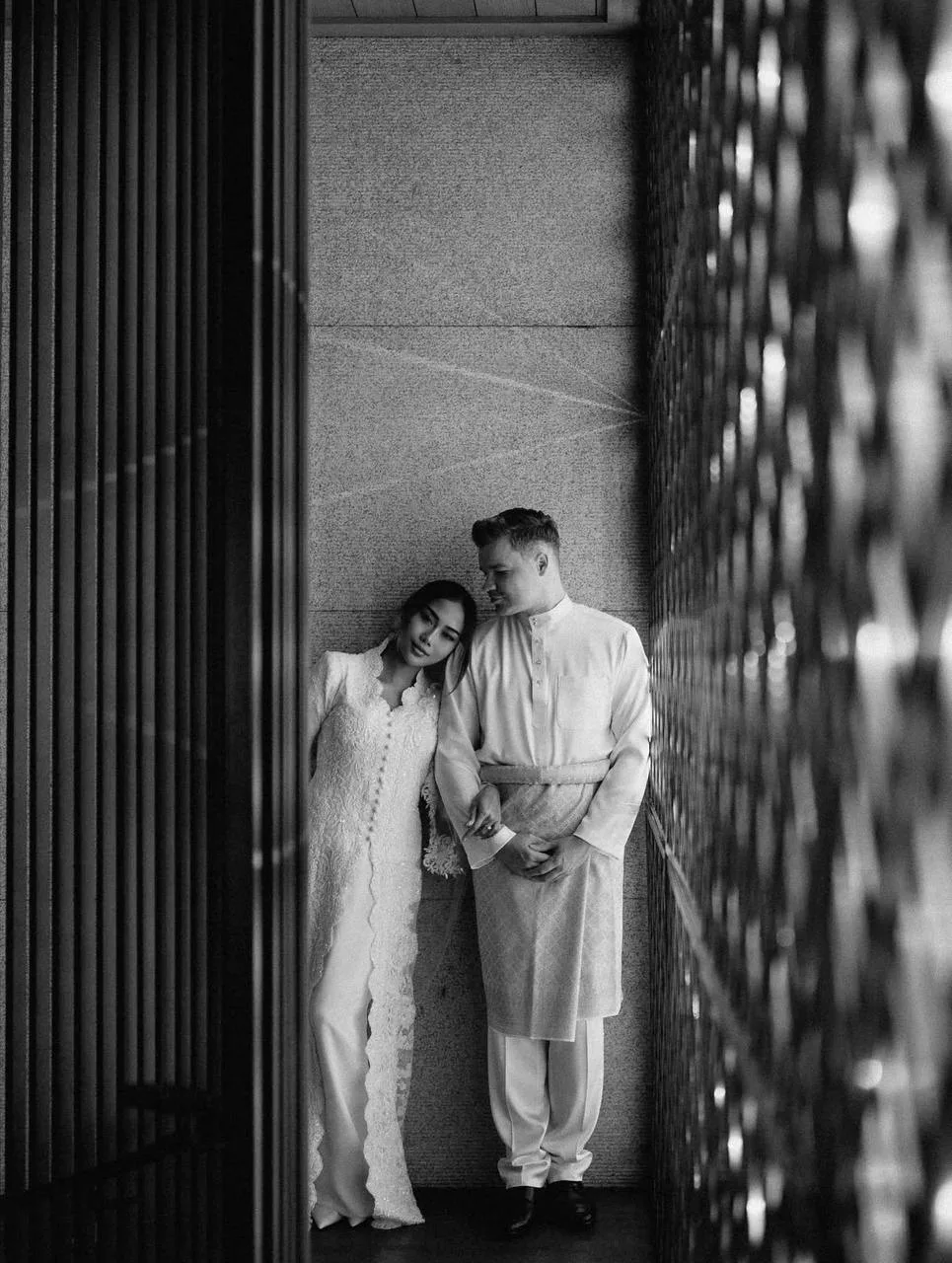 “Awak Sangat Cantik…,” – Sabronzo Akhirnya Kongsi Foto Nikah Dengan DJ Dash Berlin, Netizen & Rakan Artis Ucap Tahniah