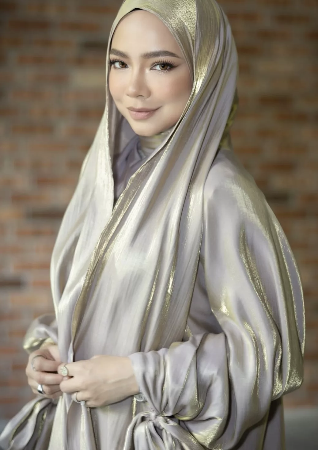 Kongsi Foto Lelaki Berkopiah & Berkaca Mata, Netizen Dakwa Nora Danish Sudah Berpunya?