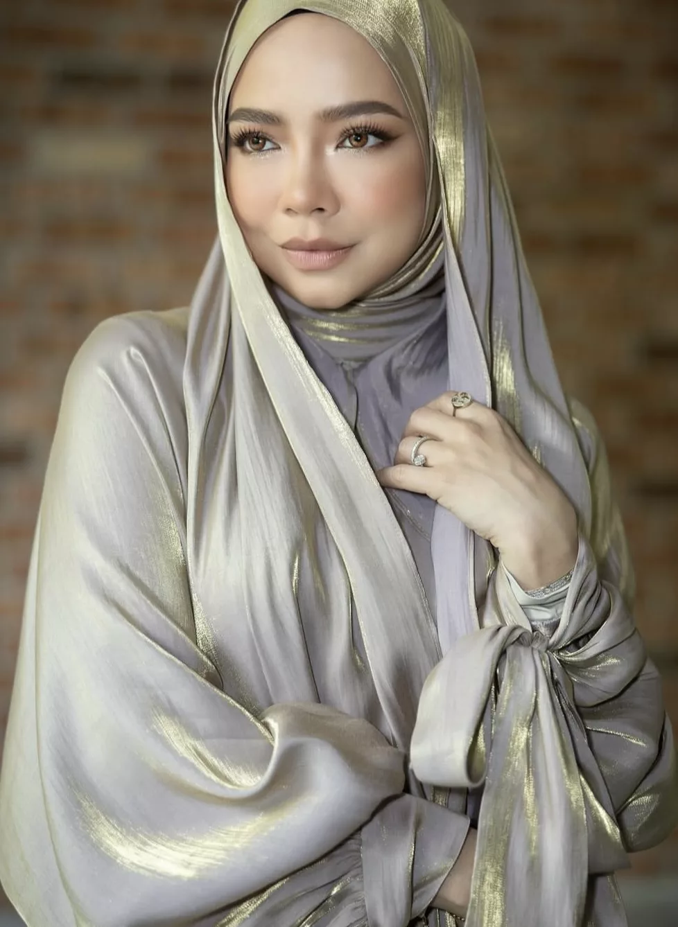 Kongsi Foto Lelaki Berkopiah & Berkaca Mata, Netizen Dakwa Nora Danish Sudah Berpunya?