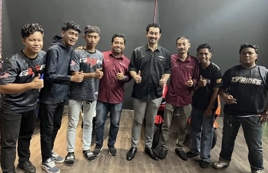 Farid Kamil Jadi Artis Pertama Buka Kedai Motosikal Elektrik