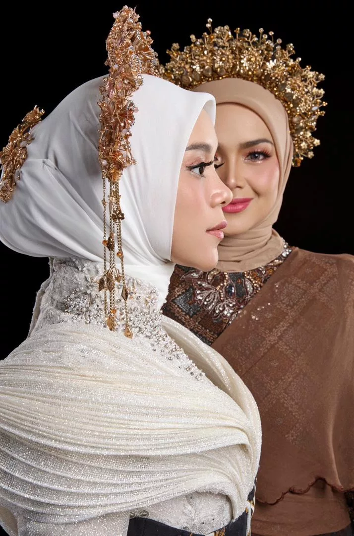 ‘Kumbang Bunga’ Satukan Dua Suara Nusantara, Siti Nurhaliza & Lesti Kejora, Komposer Ambil 2 Hari Untuk Siapkan - “Saya Gubah Khas…” 5 ‘Kumbang Bunga’ Satukan Dua Suara Nusantara, Siti Nurhaliza & Lesti Kejora, Komposer Ambil 2 Hari Untuk Siapkan – “Saya Gubah Khas…”