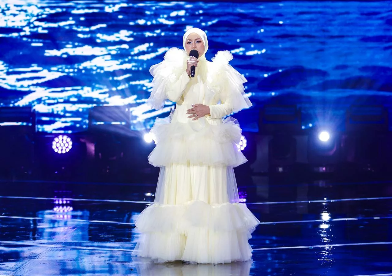 “Jihad Seseorang Itu Buat Kita Insaf,” –  Menitik Air Mata Elly Mazlein, Pengorbanan GSF Buka Pintu Hidayah Berhijab