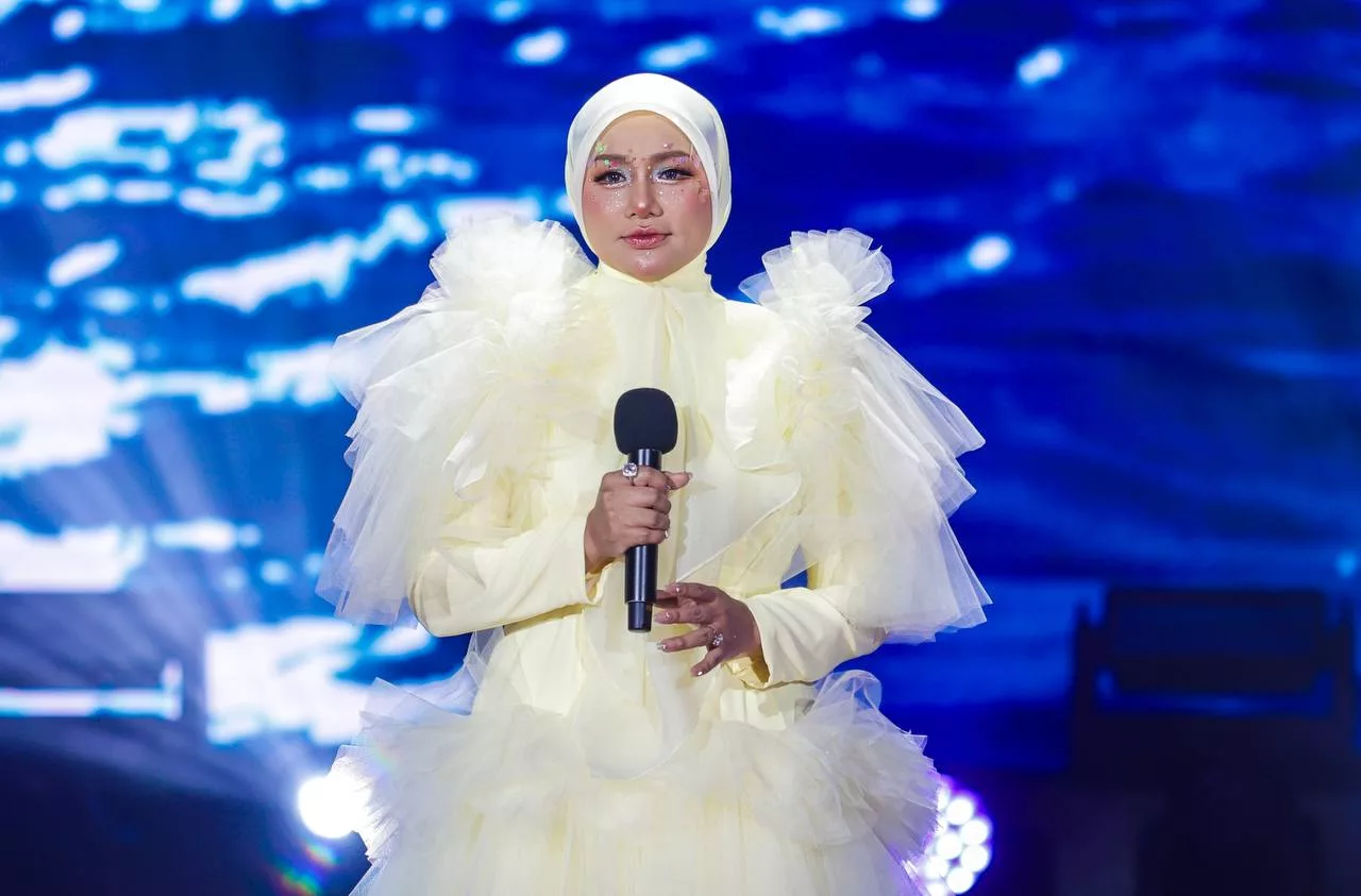 “Jihad Seseorang Itu Buat Kita Insaf,” - Menitik Air Mata Elly Mazlein, Pengorbanan GSF Buka Pintu Hidayah Berhijab 9 “Jihad Seseorang Itu Buat Kita Insaf,” – Menitik Air Mata Elly Mazlein, Pengorbanan GSF Buka Pintu Hidayah Berhijab