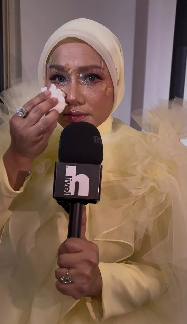 “Jihad Seseorang Itu Buat Kita Insaf,” - Menitik Air Mata Elly Mazlein, Pengorbanan GSF Buka Pintu Hidayah Berhijab 8 “Jihad Seseorang Itu Buat Kita Insaf,” – Menitik Air Mata Elly Mazlein, Pengorbanan GSF Buka Pintu Hidayah Berhijab