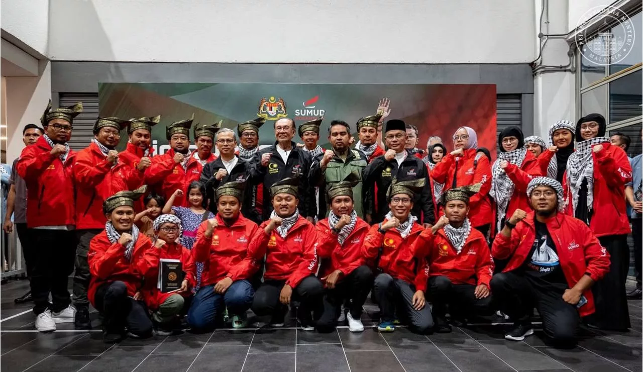 Farah Lee Segan Diraikan, Cerita Detik Berdepan Tentera Israel Demi Air Bersih – “Saya Tenung Mata Askar Isr@el