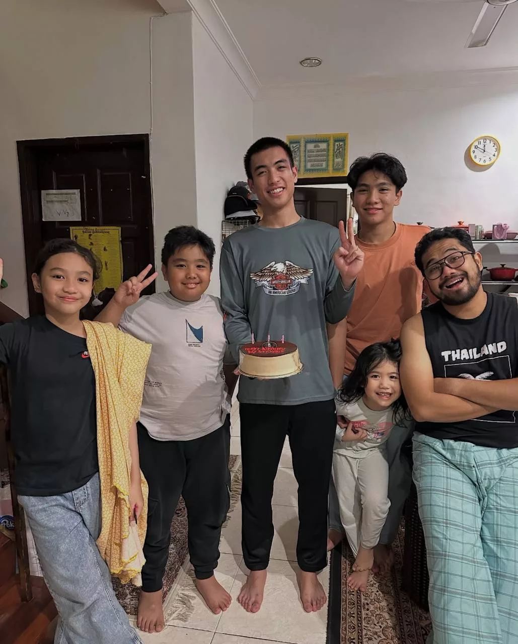 “Mereka Hanya Akan Dapat Harta Bila Saya Sudah Tiada Nanti,” - Johan Kerja Keras Demi Isteri, Mahu Anak-Anak Cari Kekayaan Sendiri 10 “Mereka Hanya Akan Dapat Harta Bila Saya Sudah Tiada Nanti,” – Johan Kerja Keras Demi Isteri, Mahu Anak-Anak Cari Kekayaan Sendiri